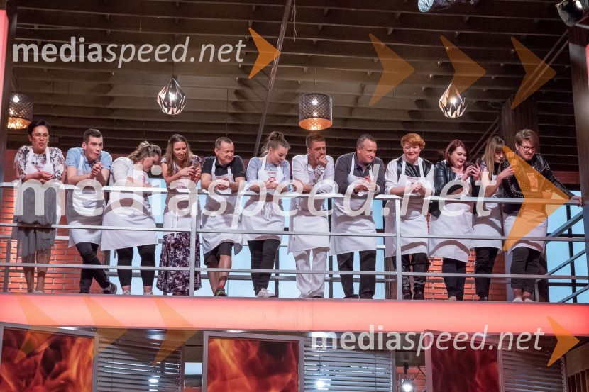  Sanja Sirk, tekmovalka MasterChef 2019;  Anže Kuplenik, tekmovalec MasterChef 2019;  Lučka Kotnik, tekmovalka MasterChef 2019;  Nastja Novak, tekmovalka MasterChef 2019;  Andrej  Težak-Tešky, stand-up komik, manager, producent, tekač na dolge proge in dobrodelnež, tekmovalec MasterChef 2019;  Sandra Salihović, tekmovalka MasterChef 2019;  Klemen Lampič, tekmovalec MasterChef 2019;  Bojan Bešter, tekmovalec MasterChef 2019;  Jadranka Baraga, tekmovalka MasterChef 2019;  Tina Hrastnik, tekmovalka MasterChef 2019;  Špela Golob, tekmovalka MasterChef 2019;  Klemen Orter, tekmovalec MasterChef 2019MasterChef Slovenija 2019 nam je odprl vrata svoje kuhinje