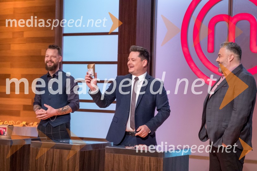  Bine Volčič, kuharski mojster;  Luka Jezeršek, Hiša kulinarike Jezeršek;  Karim Merdjadi, kuharski in slaščičarski mojster MasterChef Slovenija 2019 nam je odprl vrata svoje kuhinje