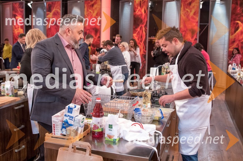  Karim Merdjadi, kuharski in slaščičarski mojster ;  Nejc Simšič, novinarMasterChef Slovenija 2019 nam je odprl vrata svoje kuhinje