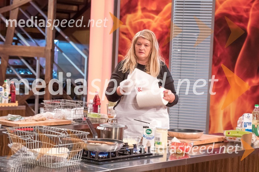  Carmen Leban, novinarkaMasterChef Slovenija 2019 nam je odprl vrata svoje kuhinje