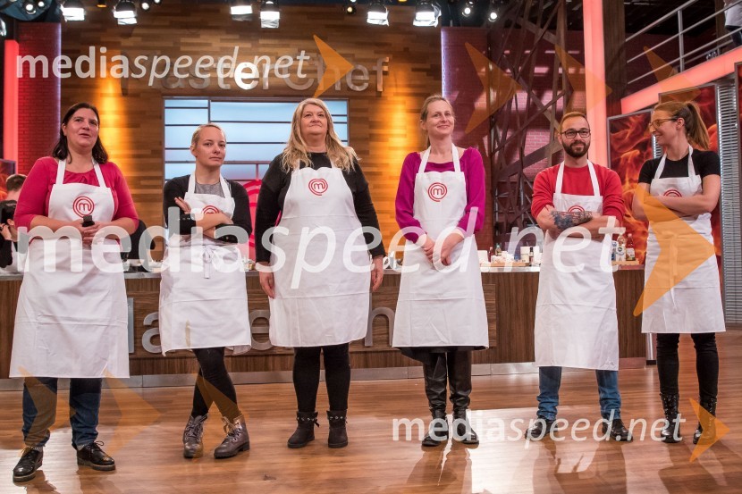  Teja Pelko, novinarka, Svet24;  Kaja Mejač, novinarka;  Carmen Leban, novinarka;  ... ;  ... ;  ... MasterChef Slovenija 2019 nam je odprl vrata svoje kuhinje