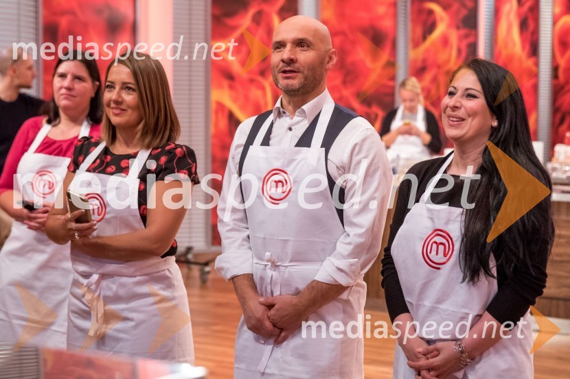  Katja Klavora, predstavnica odnosov z javnostmi PRO PLUS;  Branko Čakarmiš,  programski direktor, Pro Plus;  Saša Zadnik, novinarkaMasterChef Slovenija 2019 nam je odprl vrata svoje kuhinje