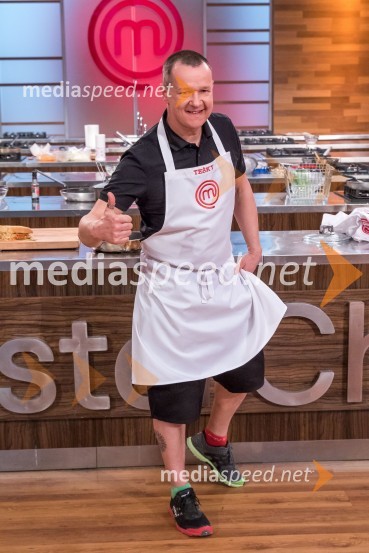  Andrej  Težak-Tešky, stand-up komik, manager, producent, tekač na dolge proge in dobrodelnež, tekmovalec MasterChef 2019MasterChef Slovenija 2019 nam je odprl vrata svoje kuhinje