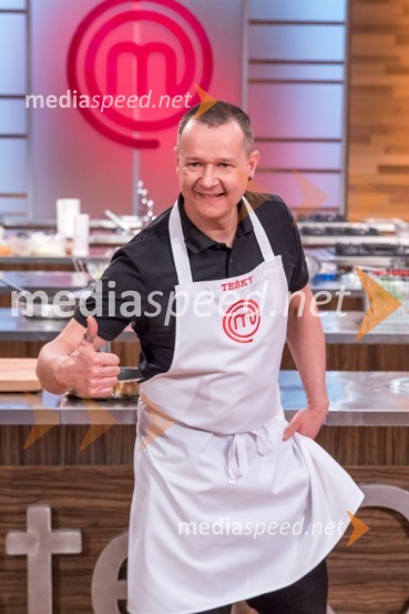  Andrej  Težak-Tešky, stand-up komik, manager, producent, tekač na dolge proge in dobrodelnež, tekmovalec MasterChef 2019MasterChef Slovenija 2019 nam je odprl vrata svoje kuhinje
