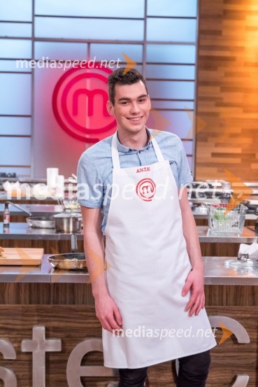  Anže Kuplenik, tekmovalec MasterChef 2019MasterChef Slovenija 2019 nam je odprl vrata svoje kuhinje