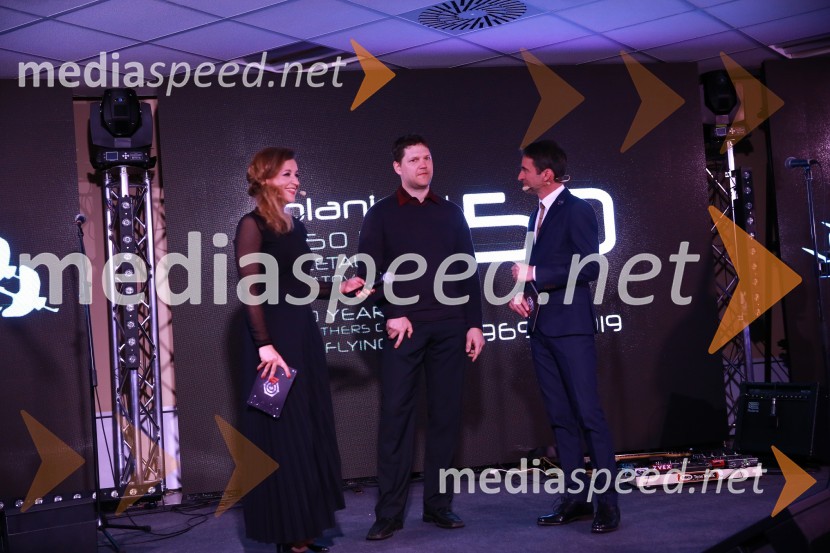  Anja Hlača Ferjančič, novinarka, RTV;  Boštjan Reberšak, urednik športnega programa Val 202; dr. Franci Petek, nekdanji smučarski skakalec in direktor SZS50 let Letalnice bratov Gorišek in 70 let športa na Radiu Slovenija