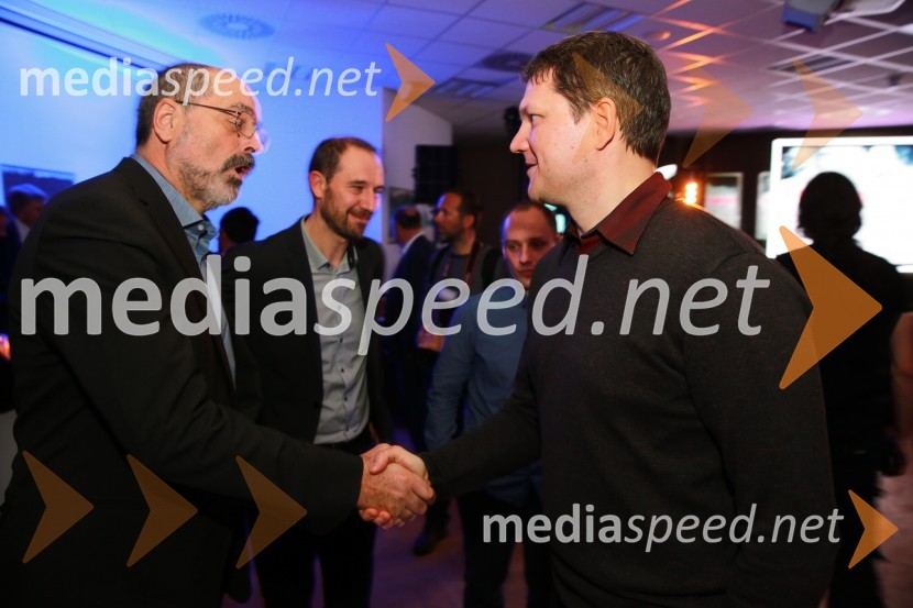  Igor Kadunc, generalni direktor RTV Slovenija;  Boštjan Reberšak, urednik športnega programa Val 20250 let Letalnice bratov Gorišek in 70 let športa na Radiu Slovenija