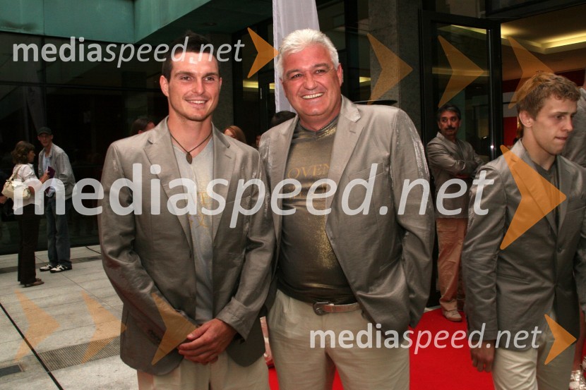 Peter Kauzer, kajakaš in Peter Kauzer st., trener kajakaPredstavitev slovenske olimpijske delegacije - Peking 2008