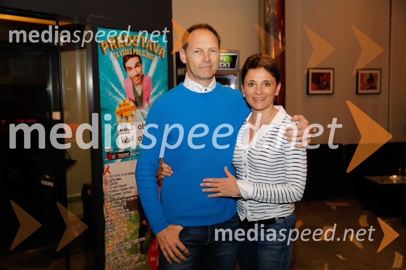  Jože Potrebuješ, skupina Čuki;  Andreja PotrebuješNune v akciji!, premiera predstave