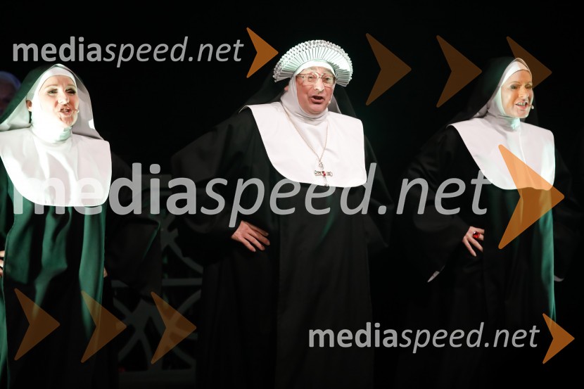  Alenka Godec, pevka;  Gojmir Lešnjak Gojc, igralec;  Simona  Vodopivec Franko, pevka, igralkaNune v akciji!, premiera predstave