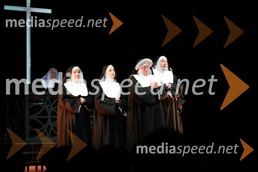  Alenka Godec, pevka;  Lea  Bartha Pesek, pevka;  Gojmir Lešnjak Gojc, igralec;  Marjan Bunič, pevec, voditelj, Radio OgnjiščeNune v akciji!, premiera predstave