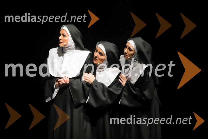  Simona  Vodopivec Franko, pevka, igralka;  Alenka Godec, pevka;  Lea  Bartha Pesek, pevkaNune v akciji!, premiera predstave