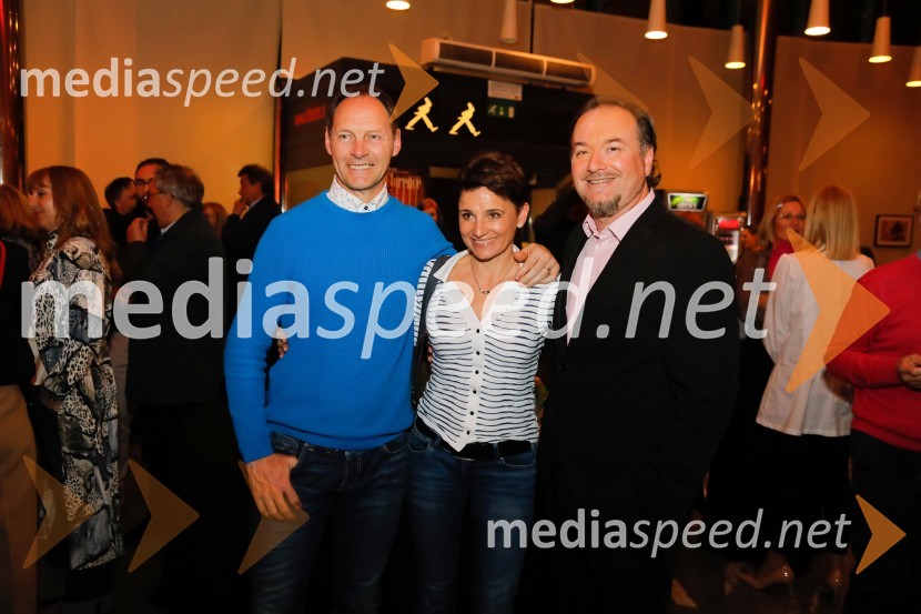  Jože Potrebuješ, skupina Čuki;  Andreja Potrebuješ;  Patrik Greblo, dirigentNune v akciji!, premiera predstave