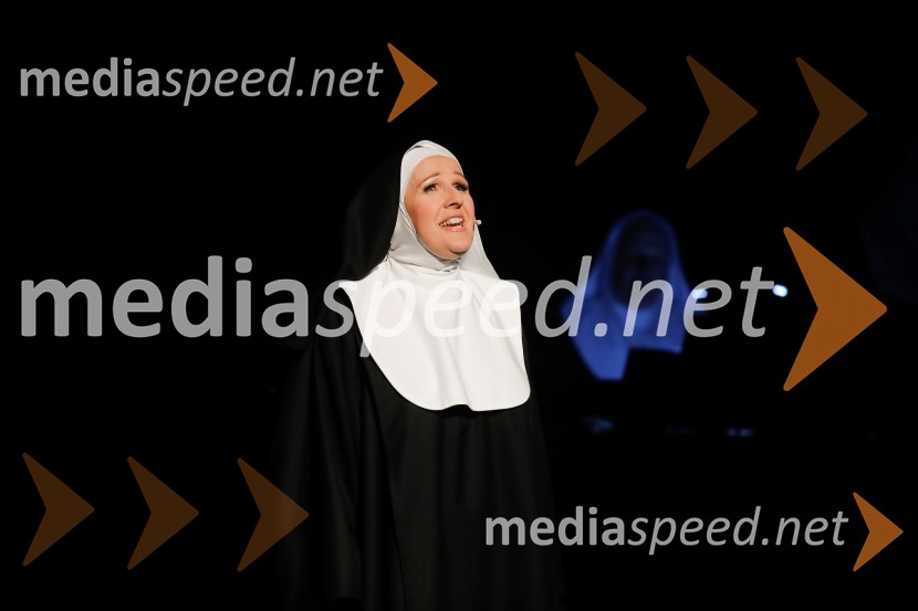  Alenka Godec, pevkaNune v akciji!, premiera predstave