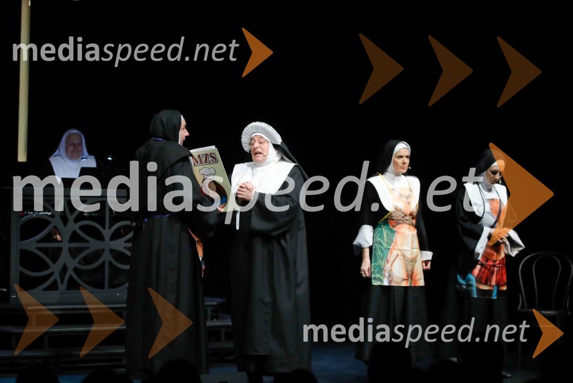  Marjan Bunič, pevec, voditelj, Radio Ognjišče;  Gojmir Lešnjak Gojc, igralec;  Simona  Vodopivec Franko, pevka, igralka;  Lea  Bartha Pesek, pevkaNune v akciji!, premiera predstave