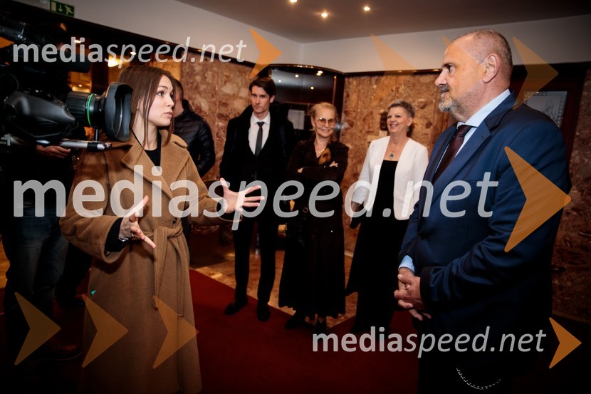  ... ;  Janez Černe, podžupan Mestne občine Kranj;  ... ;  Mirjam Drnovšček, direktorica Prešernovega gledališča Kranj; mag. Zoran Poznič, minister za kulturo RS49. teden slovenske drame, otvoritev