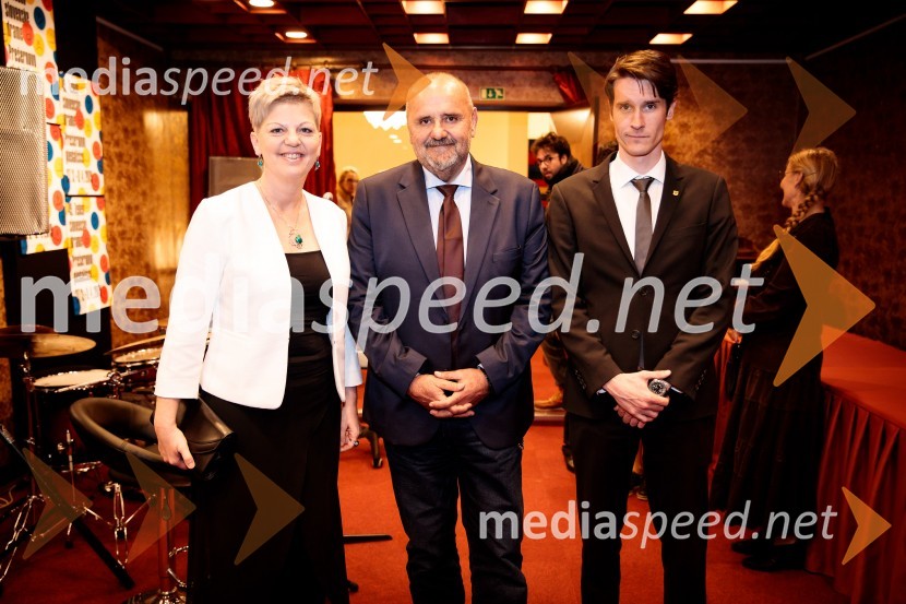  Mirjam Drnovšček, direktorica Prešernovega gledališča Kranj; mag. Zoran Poznič, minister za kulturo RS;  Janez Černe, podžupan Mestne občine Kranj49. teden slovenske drame, otvoritev