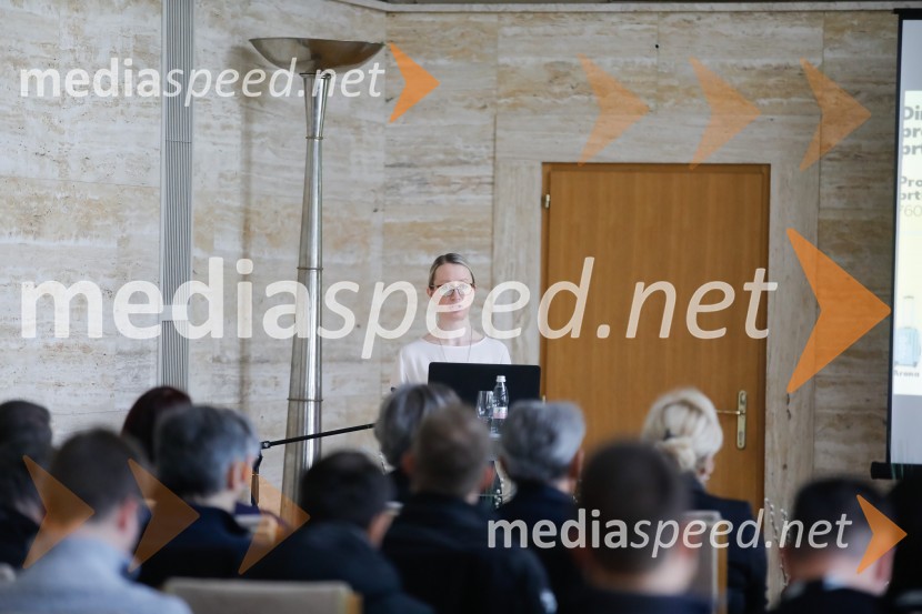  Maruša Kovačič, produktni marketing Seat Porsche SlovenijaSeat Tarraco, slovenska predstavitev