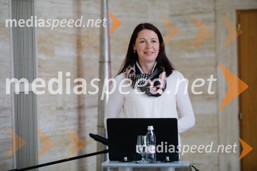  Simona Mavsar, direktorica znamke Seat pri Porsche Slovenija d.o.o.Seat Tarraco, slovenska predstavitev