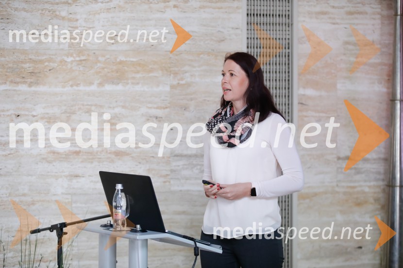  Simona Mavsar, direktorica znamke Seat pri Porsche Slovenija d.o.o.Seat Tarraco, slovenska predstavitev