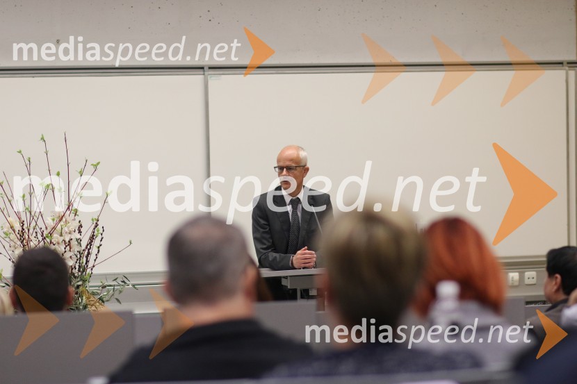  prof. dr. Miroslav  Premrov, Fakulteta za gradbeništvo, prometno inženirstvo in arhitekturo, Univerza v MariboruSodobne rešitve uporabe mavčnih oblog v okvirni večetažni leseni gradnji, strokovni posvet