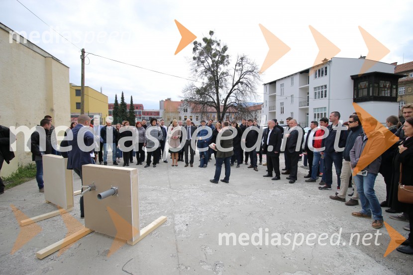 Sodobne rešitve uporabe mavčnih oblog v okvirni večetažni leseni gradnji, strokovni posvetSodobne rešitve uporabe mavčnih oblog v okvirni večetažni leseni gradnji, strokovni posvet