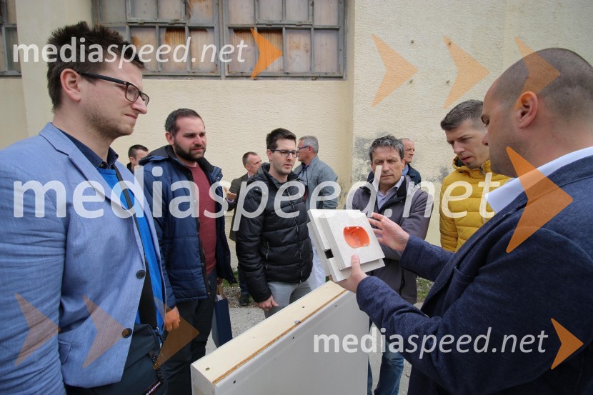 Sodobne rešitve uporabe mavčnih oblog v okvirni večetažni leseni gradnji, strokovni posvet