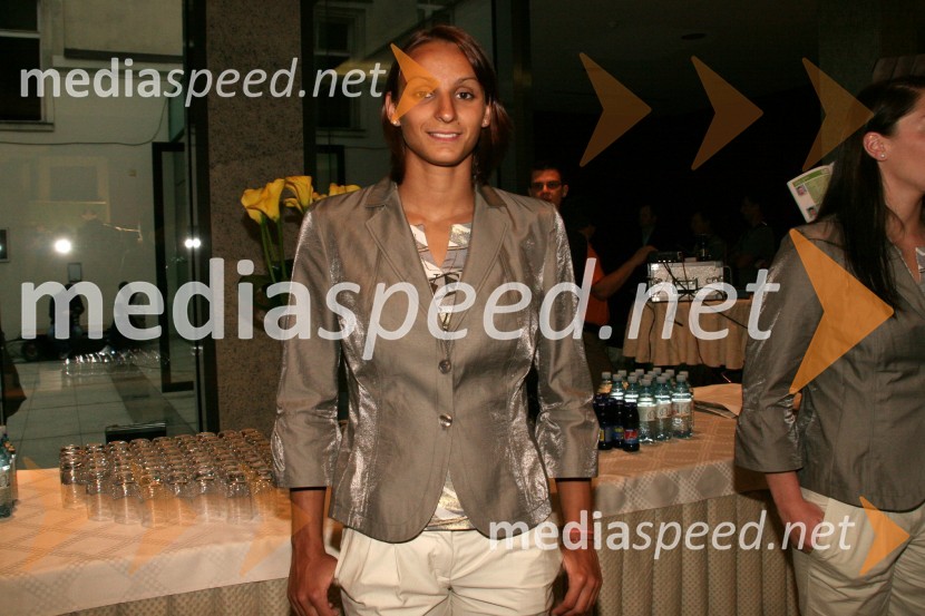 Nina Sovinek, plavalkaPredstavitev slovenske olimpijske delegacije - Peking 2008