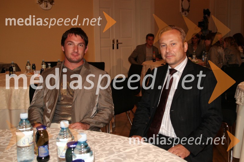 Primož Kozmus, atlet in Peter Kukovica, predsednik Atletske zveze SlovenijePredstavitev slovenske olimpijske delegacije - Peking 2008