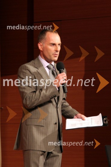 Igor E. Bergant, urednik športa na RTV Slovenija in voditelj večeraPredstavitev slovenske olimpijske delegacije - Peking 2008