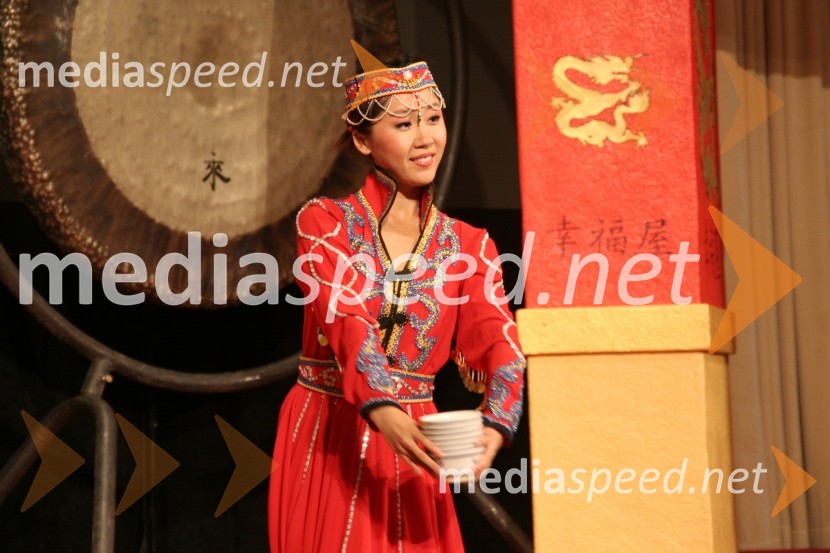 Teng Ning, kitajska plesalkaPredstavitev slovenske olimpijske delegacije - Peking 2008