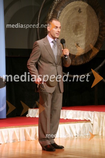 Igor E. Bergant, urednik športa na RTV Slovenija in voditelj večeraPredstavitev slovenske olimpijske delegacije - Peking 2008