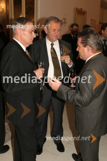 Dr. Jože Glogovšek, Silvo Ambrož, direktor Aerodroma Maribor  in mag. Andrej Vizjak, minister za gospodarstvoLabodje jezero, premiera baleta SNG Maribor