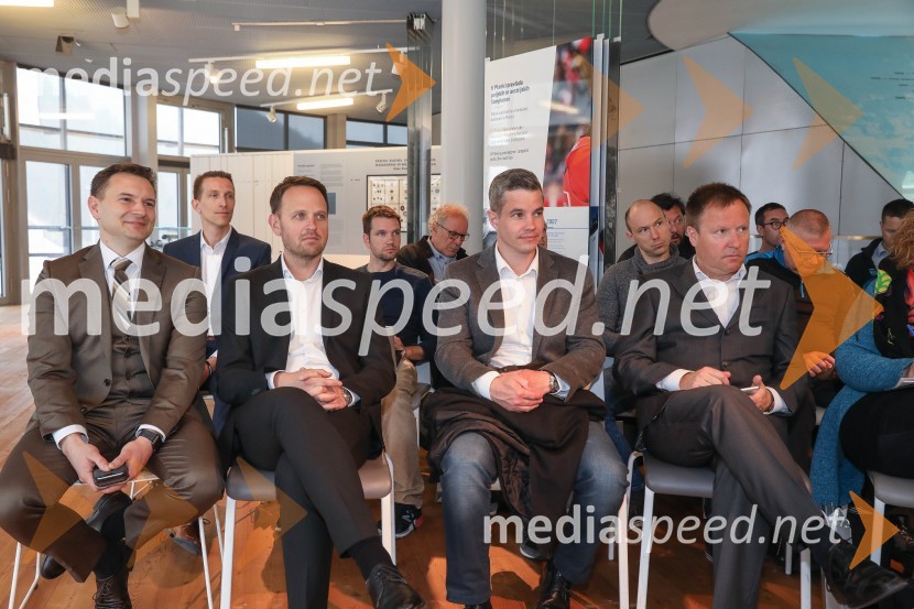  ... ;  Franci Bolta, direktor znamke Audi pri podjetju Porsche Slovenija d.o.o.;  ... ;  Samo Pagon, vodja marketinga znamke Audi pri podjetju Porsche Slovenija d.o.o.Audi e-tron, slovenska predstavitev