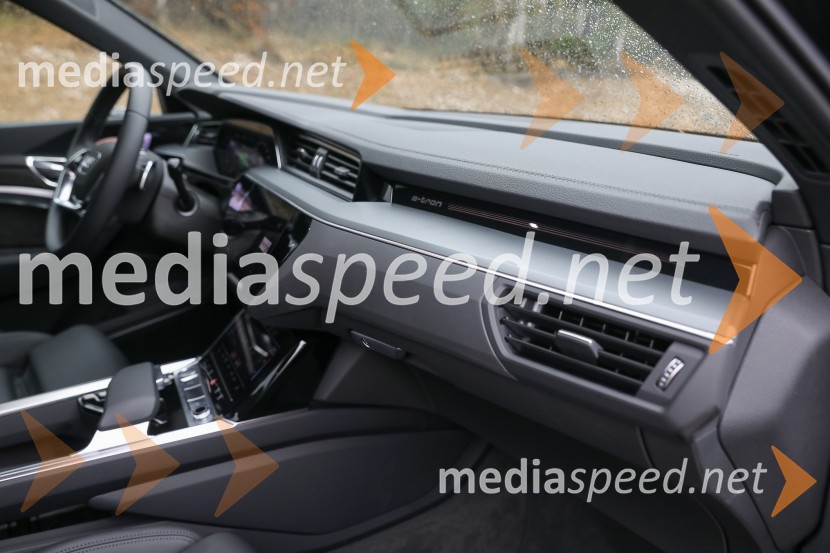 Audi e-tronAudi e-tron, slovenska predstavitev
