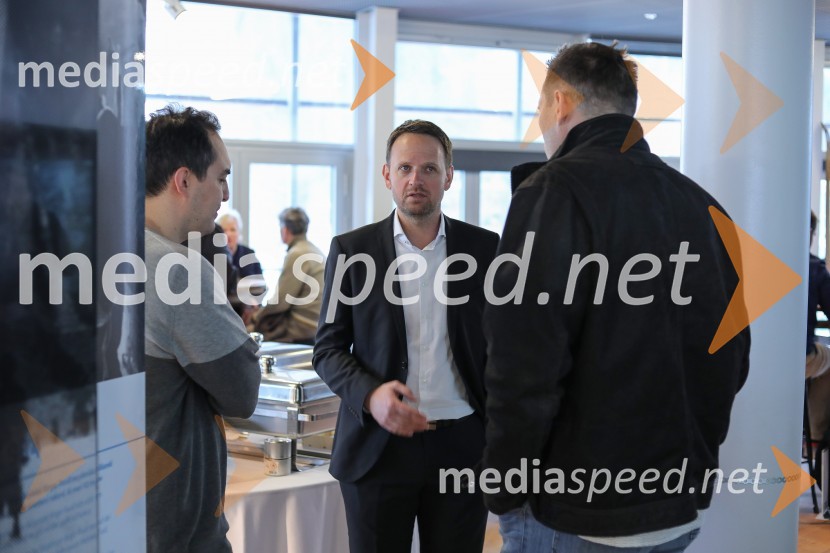  ... ;  Franci Bolta, direktor znamke Audi pri podjetju Porsche Slovenija d.o.o.Audi e-tron, slovenska predstavitev