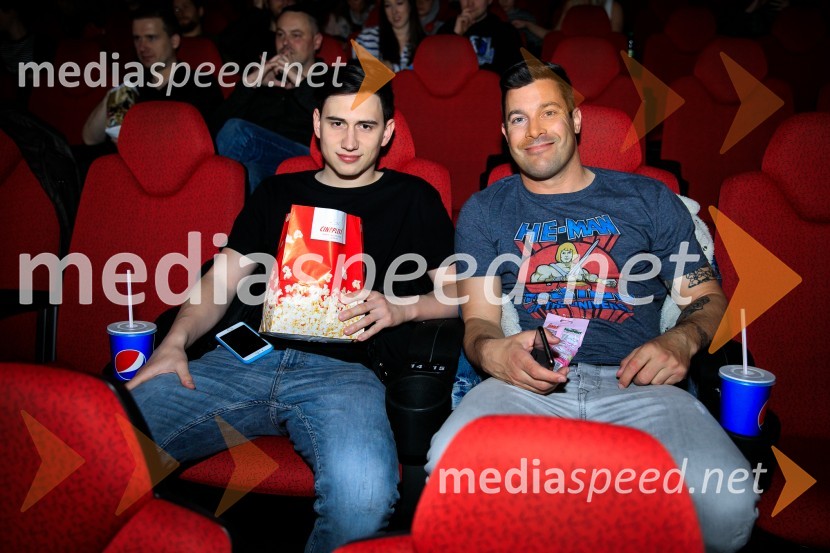  ... ;  Klemen Bučan, stand up komikShazam, nov in zabaven DCjev superjunak