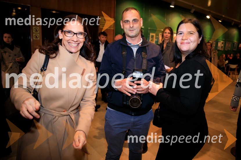  Katja Mlakar, agencija AVI;  Marko  Vavpotič, fotograf;  Teja Pelko, novinarka, Svet24Seks nasveti od A do Ž, premiera komedije