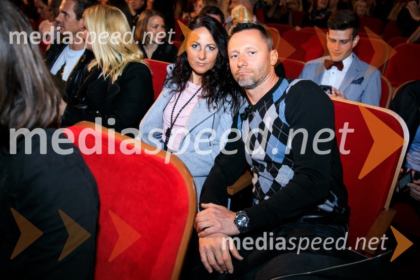  Alenka Bikar, nekdanja atletinja;  Marjan KernSeks nasveti od A do Ž, premiera komedije
