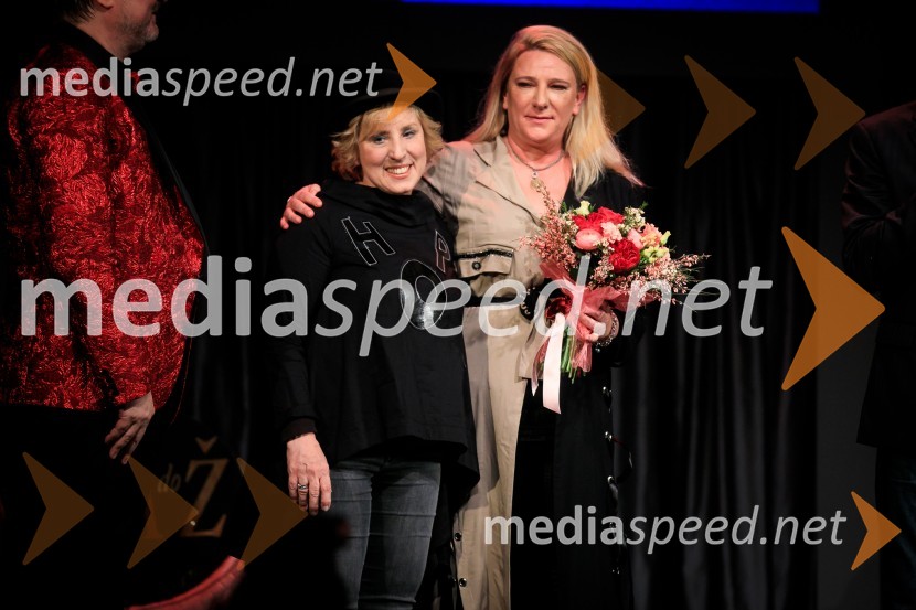  Nina Kleflin, režiserka;  Urška Alič, ustanoviteljica in direktorica Špas teatraSeks nasveti od A do Ž, premiera komedije