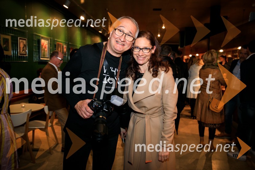  Vito Tofaj, fotograf;  Katja Mlakar, agencija AVISeks nasveti od A do Ž, premiera komedije