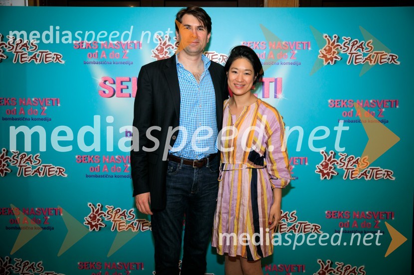  Matt Murphy, producent, avtor komedije Sex Tips for Straight Women from a Gay Man;  Julie Chang MurphySeks nasveti od A do Ž, premiera komedije