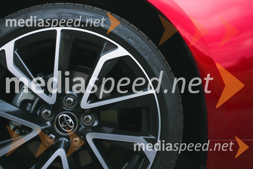 Toyota Corolla (E210)Toyota Corolla, slovenska predstavitev