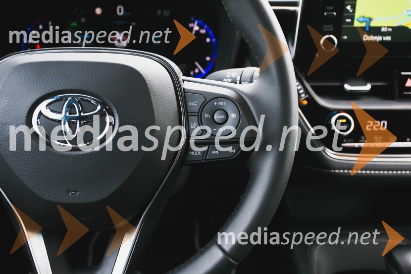 Toyota Corolla (E210)Toyota Corolla, slovenska predstavitev