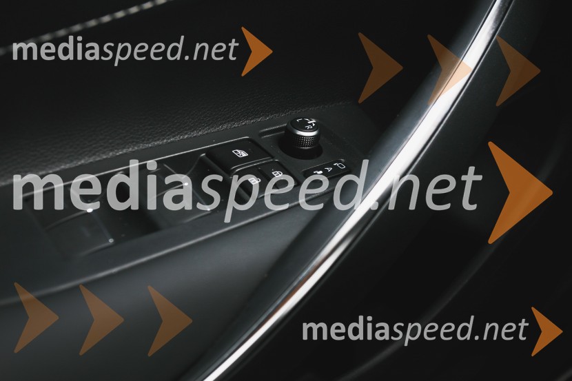 Toyota Corolla (E210)Toyota Corolla, slovenska predstavitev