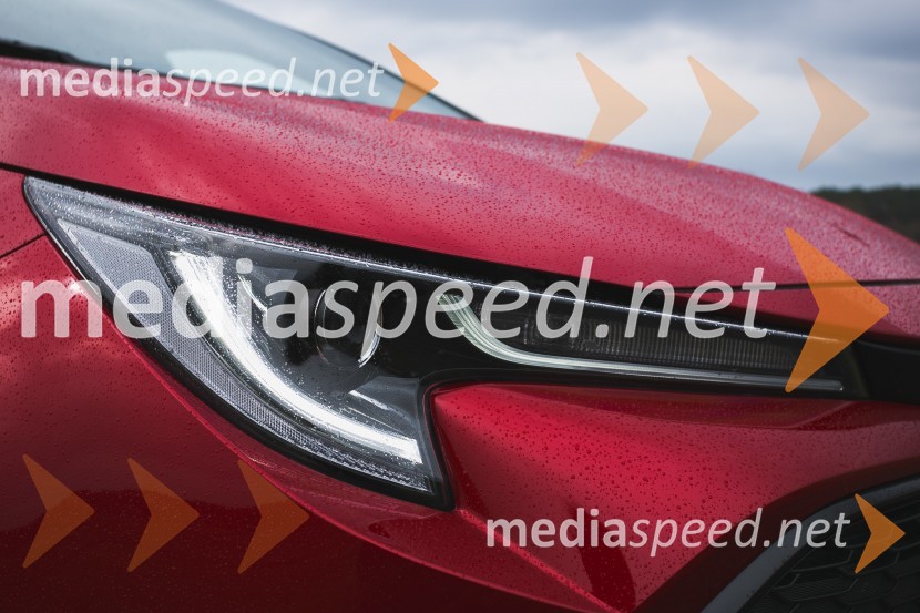 Toyota Corolla (E210)Toyota Corolla, slovenska predstavitev