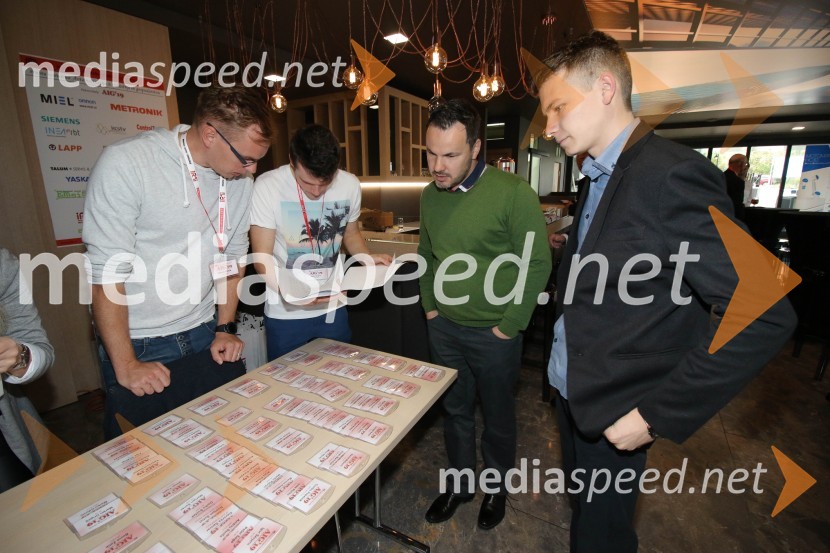  Borut Petek, Fakulteta za elektrotehniko, računalništvo in informatiko, Univerza Maribor;  Nejc Krajnc, Fakulteta za elektrotehniko, računalništvo in informatiko, Univerza Maribor;  ... ;  ... Konferenca Avtomatizacija v industriji in gospodarstvu 2019