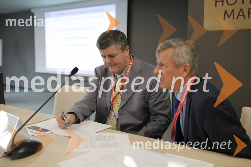 dr. Gregor Dolanc, Institut Jožef Stefan; prof. dr. Boris Tovornik, predsednik konference AIG'19Konferenca Avtomatizacija v industriji in gospodarstvu 2019