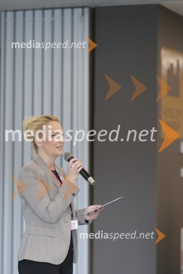  Janja Širnik, moderatorkaKonferenca Avtomatizacija v industriji in gospodarstvu 2019