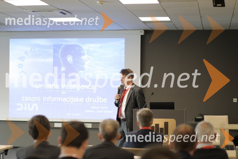 prof. dr. Matjaž Gams, državni svetnik in predstojnik Odseka za inteligentne sisteme na Inštitutu Jožef StefanKonferenca Avtomatizacija v industriji in gospodarstvu 2019